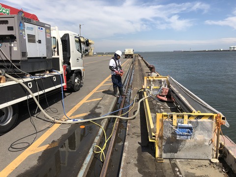 7602E252-91D7-4163-B1EB-A0878974D837